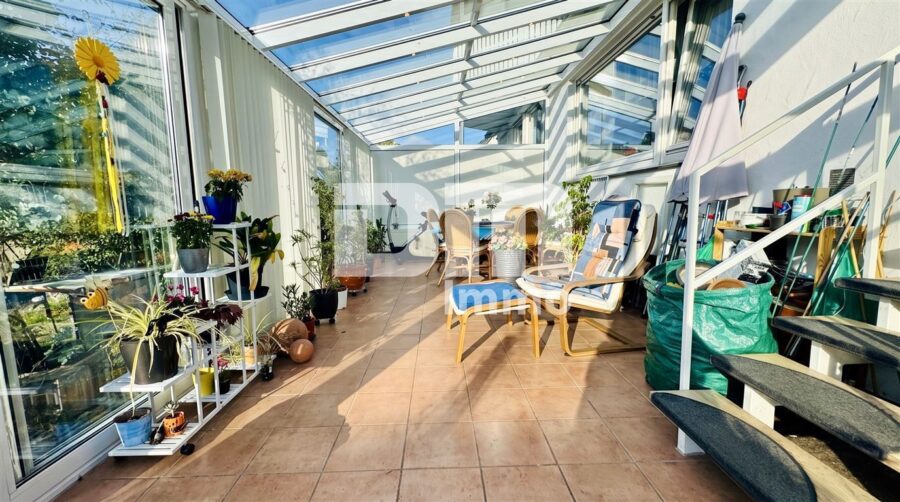 Solides Ein- bis Zweifamilienhaus mit Wintergarten + und Wintergarten als solide Kapitalanlage - EG E1 Wintergarten beheizt / Zugang Garten